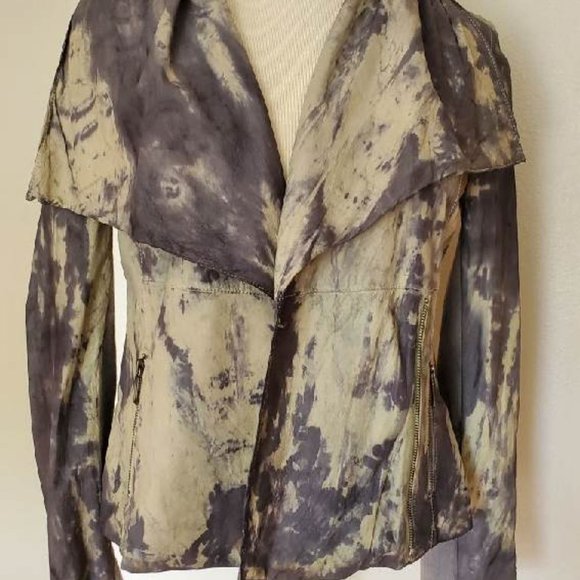 ****** SOLD ******   Vince - Picture 4 of 15